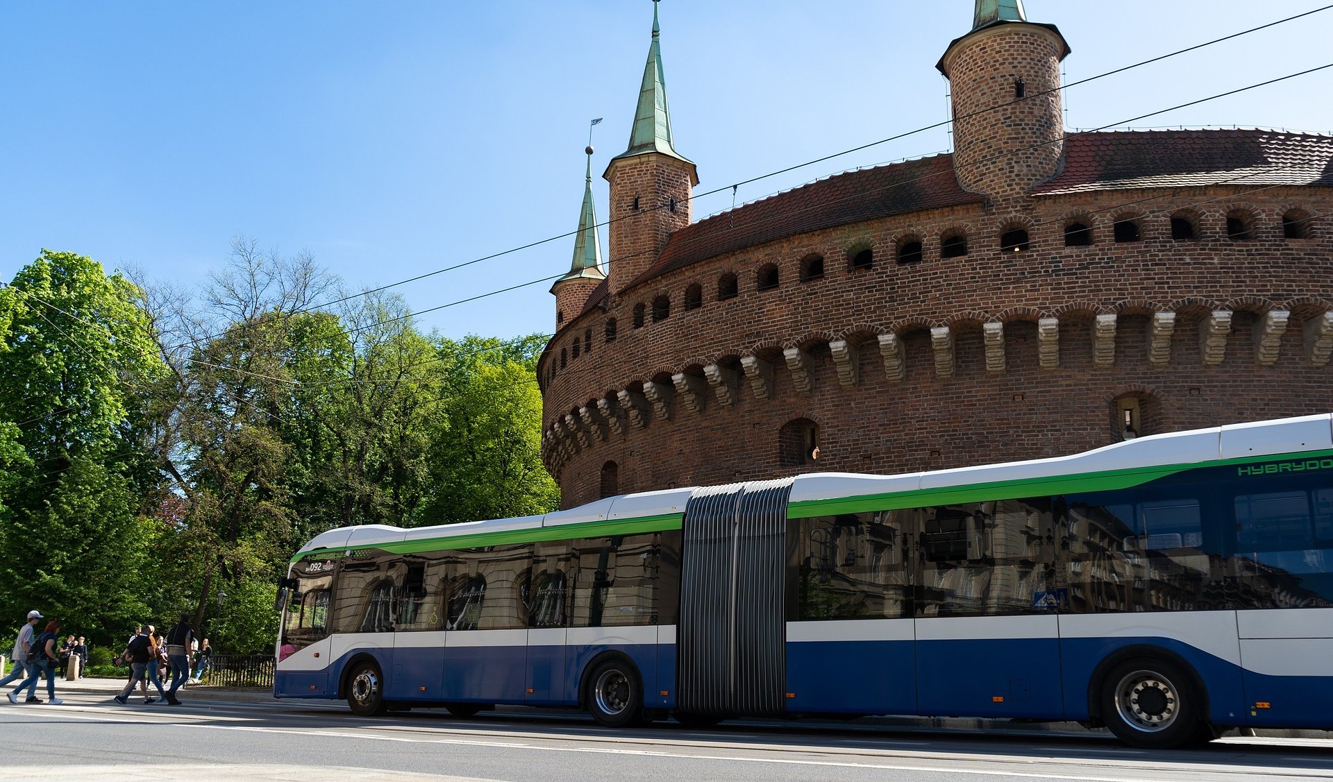 PKO Bank Polski wspiera transport publiczny